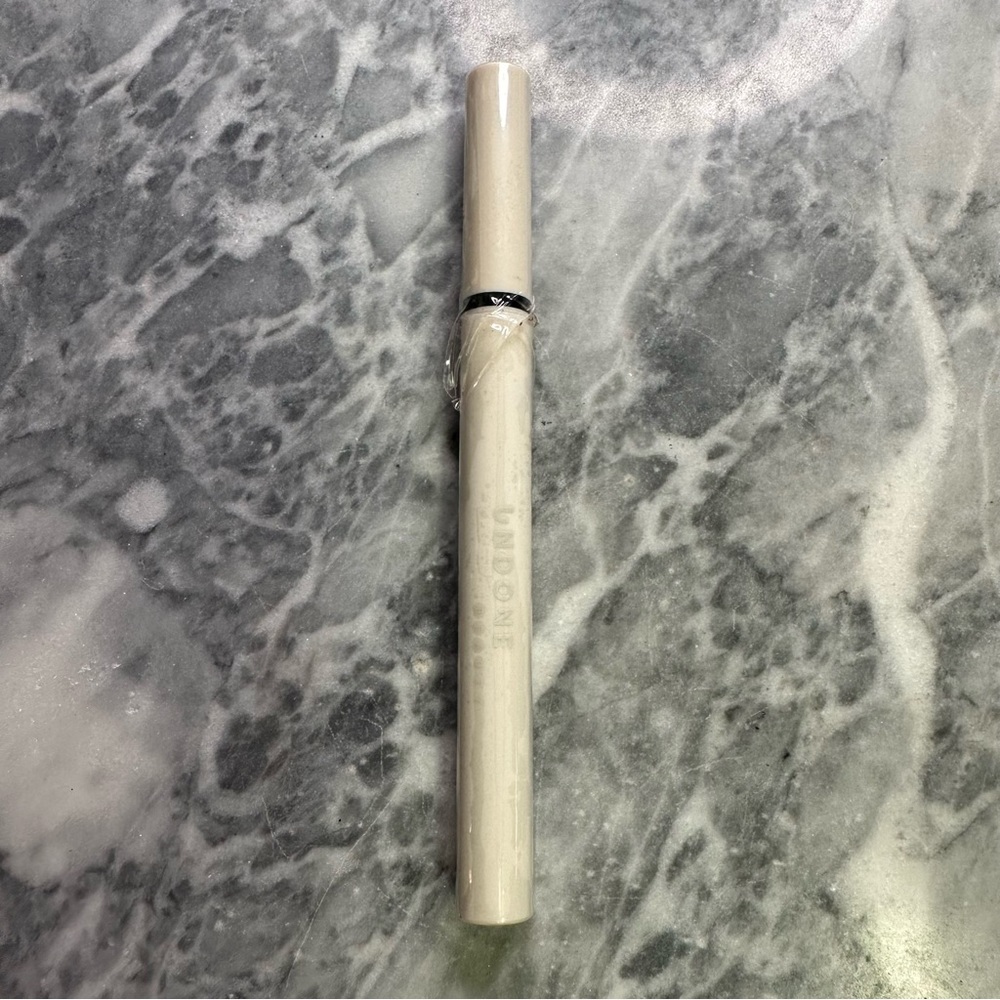 New Undone Beauty Unscripted Liner Eyeliner Black